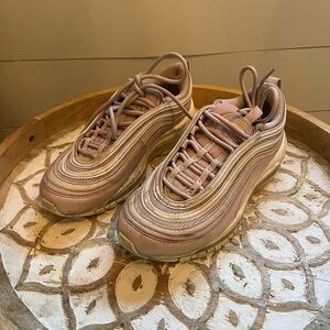 Nike Women's Sneakers in Beige and Cream